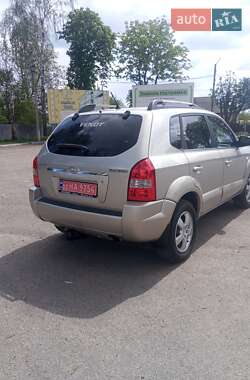 Позашляховик / Кросовер Hyundai Tucson 2006 в 