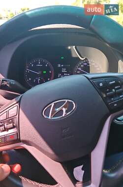 Внедорожник / Кроссовер Hyundai Tucson 2017 в 