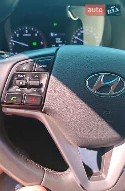 Внедорожник / Кроссовер Hyundai Tucson 2017 в 