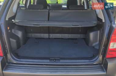 Внедорожник / Кроссовер Hyundai Tucson 2005 в 