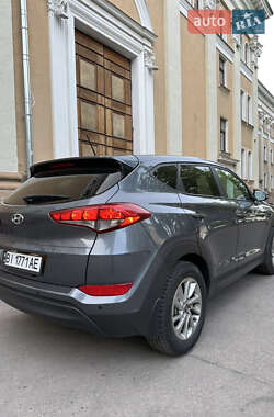 Внедорожник / Кроссовер Hyundai Tucson 2016 в 