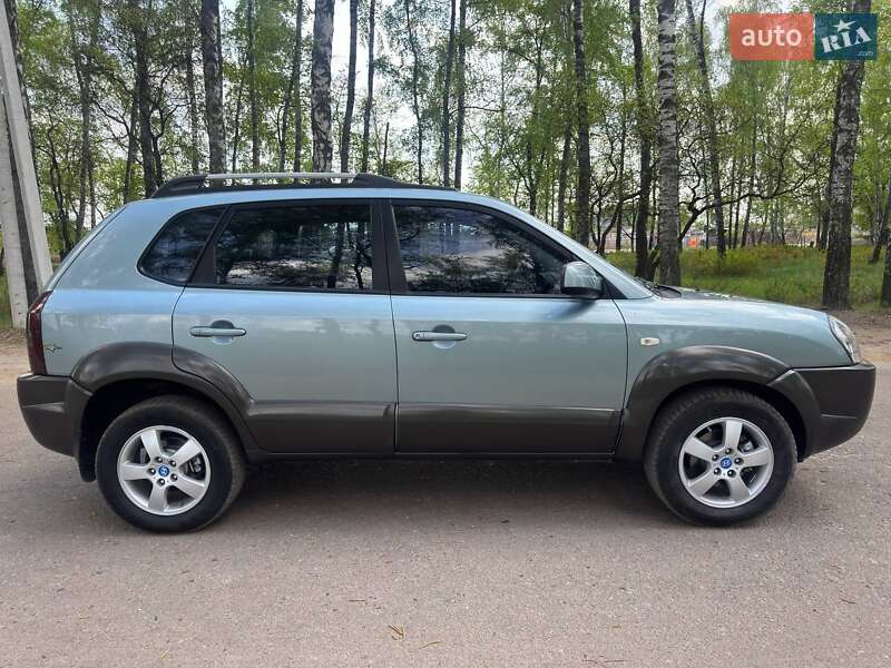 Позашляховик / Кросовер Hyundai Tucson 2009 в Охтирці