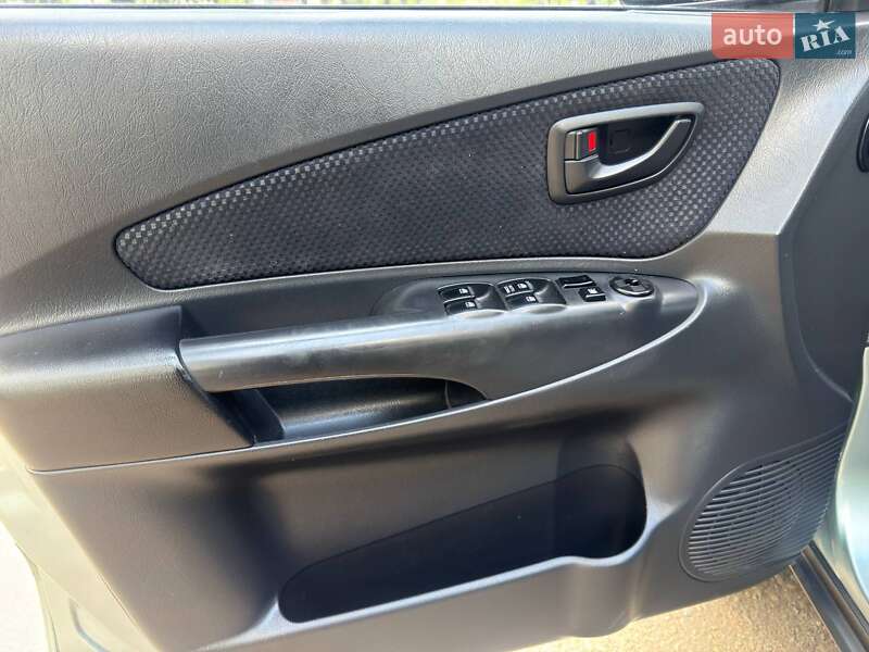 Позашляховик / Кросовер Hyundai Tucson 2009 в Охтирці
