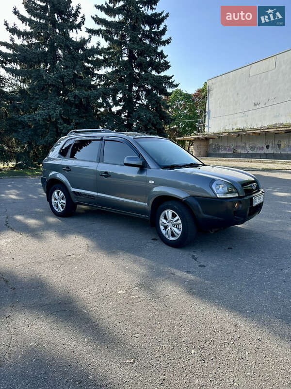 Внедорожник / Кроссовер Hyundai Tucson 2011 в Лозовой