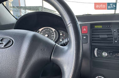 Внедорожник / Кроссовер Hyundai Tucson 2008 в 