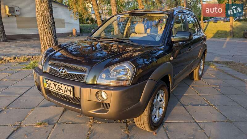Внедорожник / Кроссовер Hyundai Tucson 2008 в 