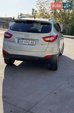 Внедорожник / Кроссовер Hyundai Tucson 2013 в 