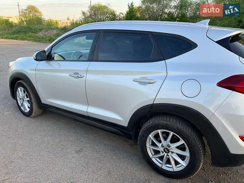 Внедорожник / Кроссовер Hyundai Tucson 2017 в Новом Роздоле