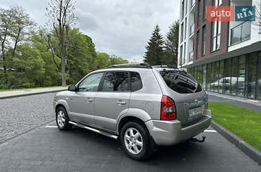 Внедорожник / Кроссовер Hyundai Tucson 2004 в 