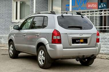 Внедорожник / Кроссовер Hyundai Tucson 2006 в 