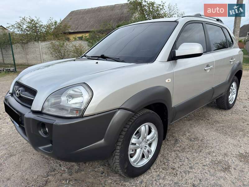 Позашляховик / Кросовер Hyundai Tucson 2009 в Охтирці