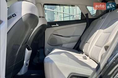 Позашляховик / Кросовер Hyundai Tucson 2021 в 