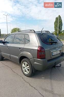 Внедорожник / Кроссовер Hyundai Tucson 2009 в 