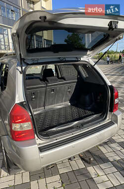 Внедорожник / Кроссовер Hyundai Tucson 2006 в 