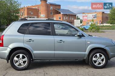 Внедорожник / Кроссовер Hyundai Tucson 2006 в 