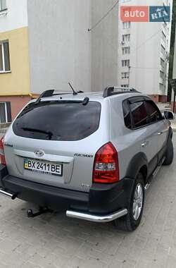 Внедорожник / Кроссовер Hyundai Tucson 2011 в 