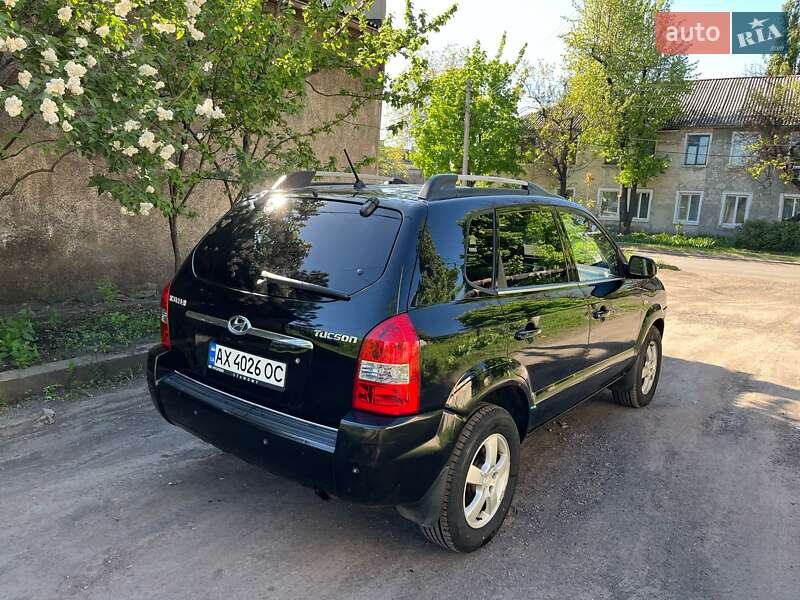 Позашляховик / Кросовер Hyundai Tucson 2005 в Харкові