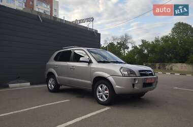 Внедорожник / Кроссовер Hyundai Tucson 2010 в 