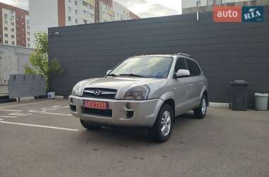 Внедорожник / Кроссовер Hyundai Tucson 2010 в 