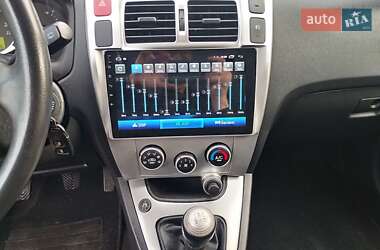 Внедорожник / Кроссовер Hyundai Tucson 2010 в 