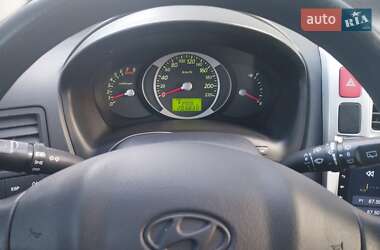 Внедорожник / Кроссовер Hyundai Tucson 2010 в 