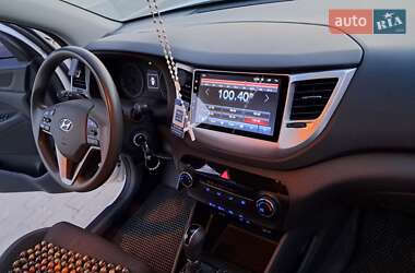 Позашляховик / Кросовер Hyundai Tucson 2016 в 