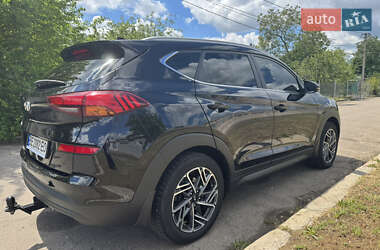 Позашляховик / Кросовер Hyundai Tucson 2019 в 