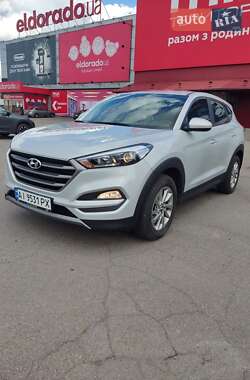 Внедорожник / Кроссовер Hyundai Tucson 2015 в 