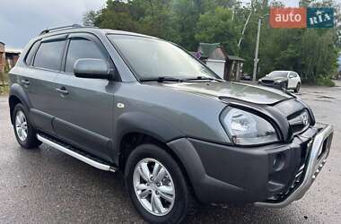 Внедорожник / Кроссовер Hyundai Tucson 2012 в 