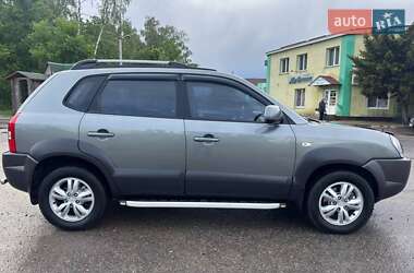 Внедорожник / Кроссовер Hyundai Tucson 2012 в 