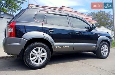 Позашляховик / Кросовер Hyundai Tucson 2012 в 