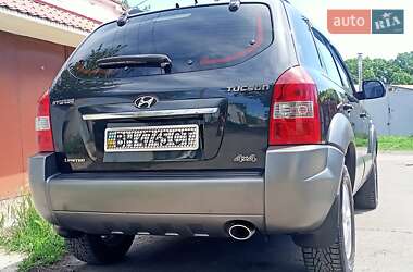 Позашляховик / Кросовер Hyundai Tucson 2012 в 