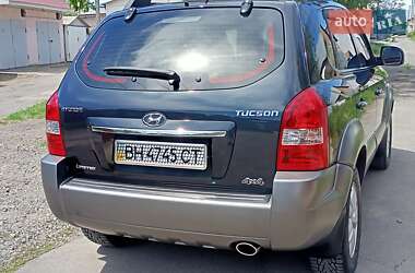 Позашляховик / Кросовер Hyundai Tucson 2012 в 