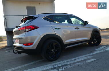 Внедорожник / Кроссовер Hyundai Tucson 2016 в 