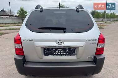 Внедорожник / Кроссовер Hyundai Tucson 2010 в 