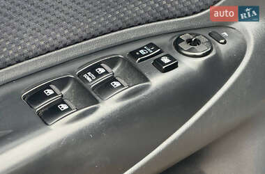 Внедорожник / Кроссовер Hyundai Tucson 2010 в 
