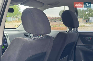 Внедорожник / Кроссовер Hyundai Tucson 2010 в 