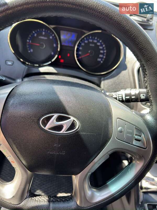 Позашляховик / Кросовер Hyundai Tucson 2011 в Снігурівці