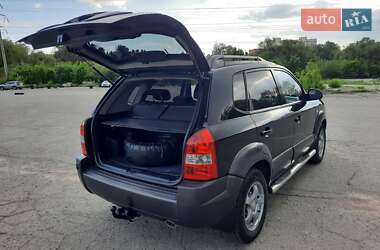 Внедорожник / Кроссовер Hyundai Tucson 2006 в 