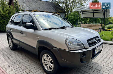 Внедорожник / Кроссовер Hyundai Tucson 2006 в 