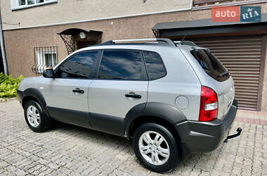 Внедорожник / Кроссовер Hyundai Tucson 2006 в 