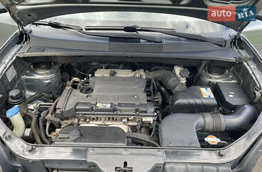 Внедорожник / Кроссовер Hyundai Tucson 2012 в 