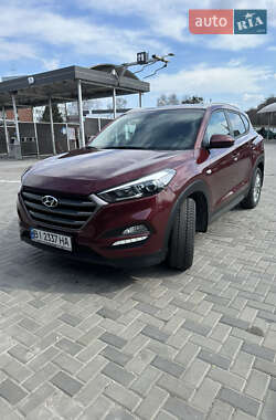 Внедорожник / Кроссовер Hyundai Tucson 2016 в 