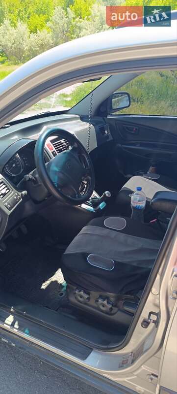Внедорожник / Кроссовер Hyundai Tucson 2006 в Днепре фото 5 Внедорожник / Кроссовер Hyundai Tucson 2006 в Днепре