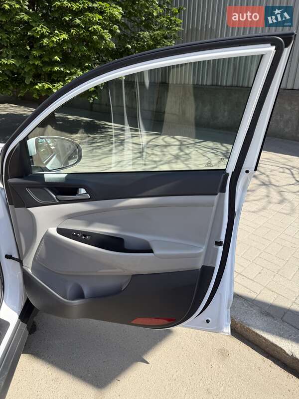 Внедорожник / Кроссовер Hyundai Tucson 2016 в Запорожье