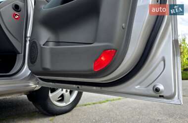 Позашляховик / Кросовер Hyundai Tucson 2006 в 