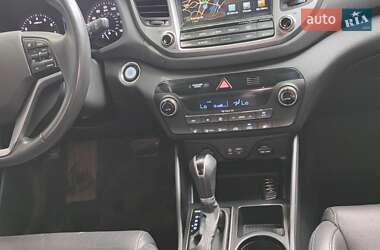 Внедорожник / Кроссовер Hyundai Tucson 2017 в 