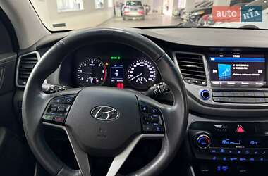 Внедорожник / Кроссовер Hyundai Tucson 2016 в 