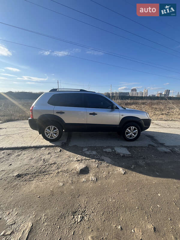 Внедорожник / Кроссовер Hyundai Tucson 2011 в Киеве