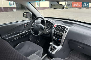 Внедорожник / Кроссовер Hyundai Tucson 2006 в 